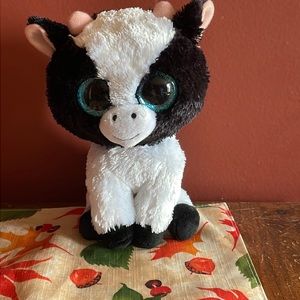 small sized cow beany boo